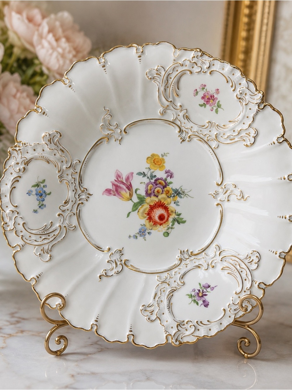 Antique Meissen White Floral Porcelain Cabinet Display Collectors Plate Gold 24k
